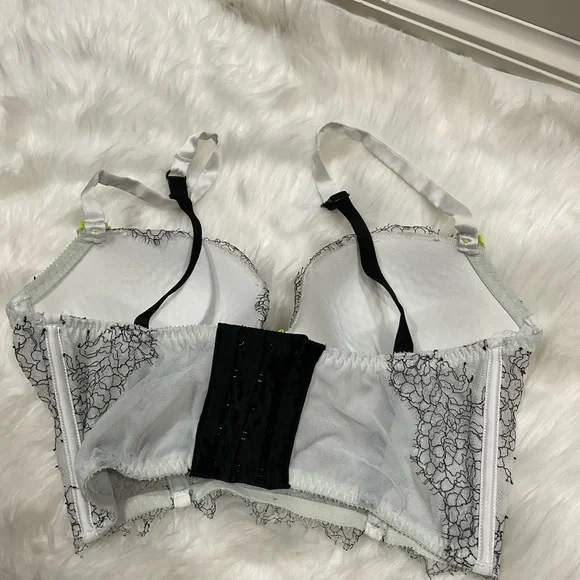 Very Sexy Victoria's Secret Lace Bra and Panty Set - Black and Neon Green